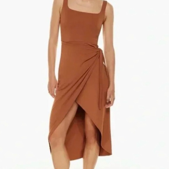 Aritzia Dresses & Skirts - Wilfred Aritzia Saturn Midi Wrap Dress Sleeveless Waist Tie Rich Chestnut XS